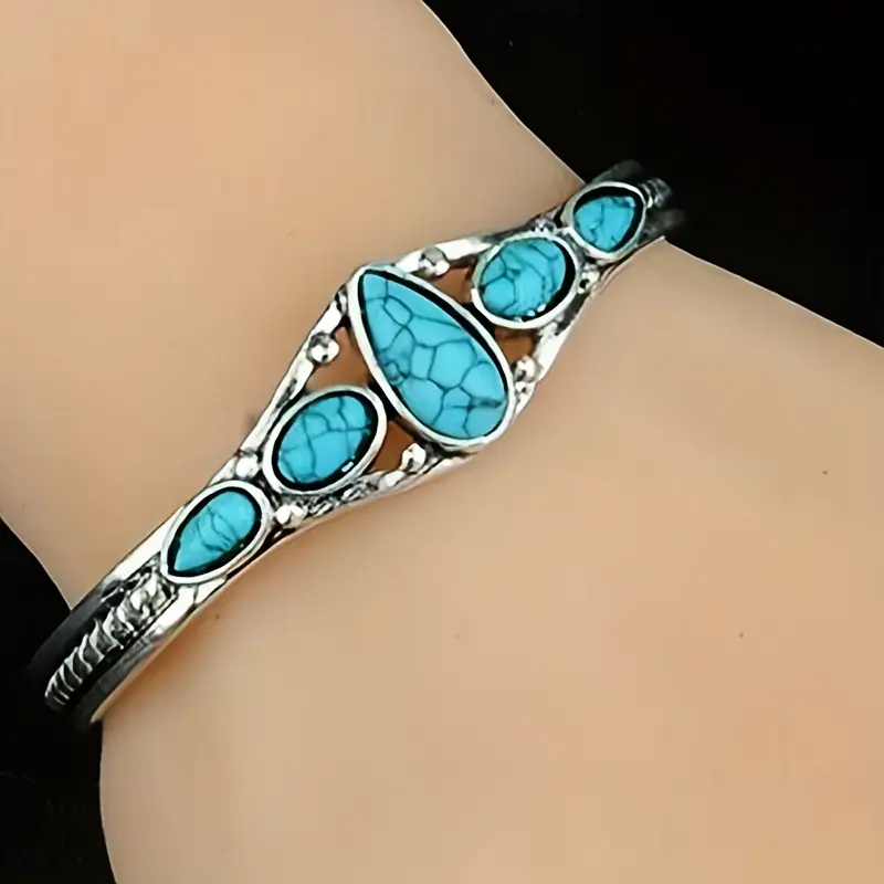 Stunning Silver Bracelet for Daily Wear