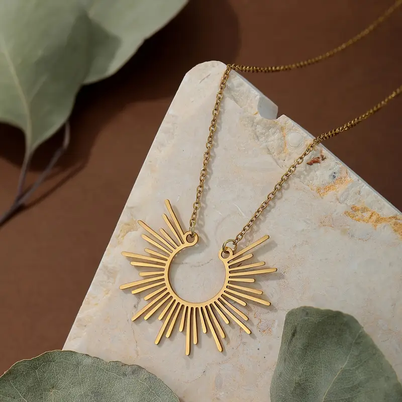 Classic Gold Necklace with Timeless Appeal