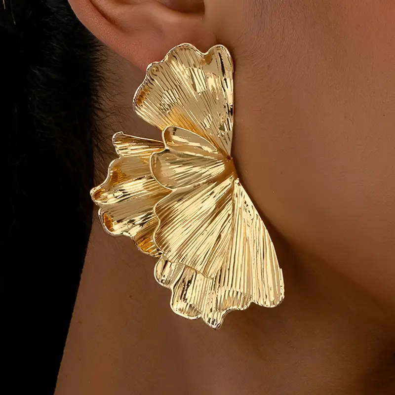 Stunning Gold Earring for Daily Wear