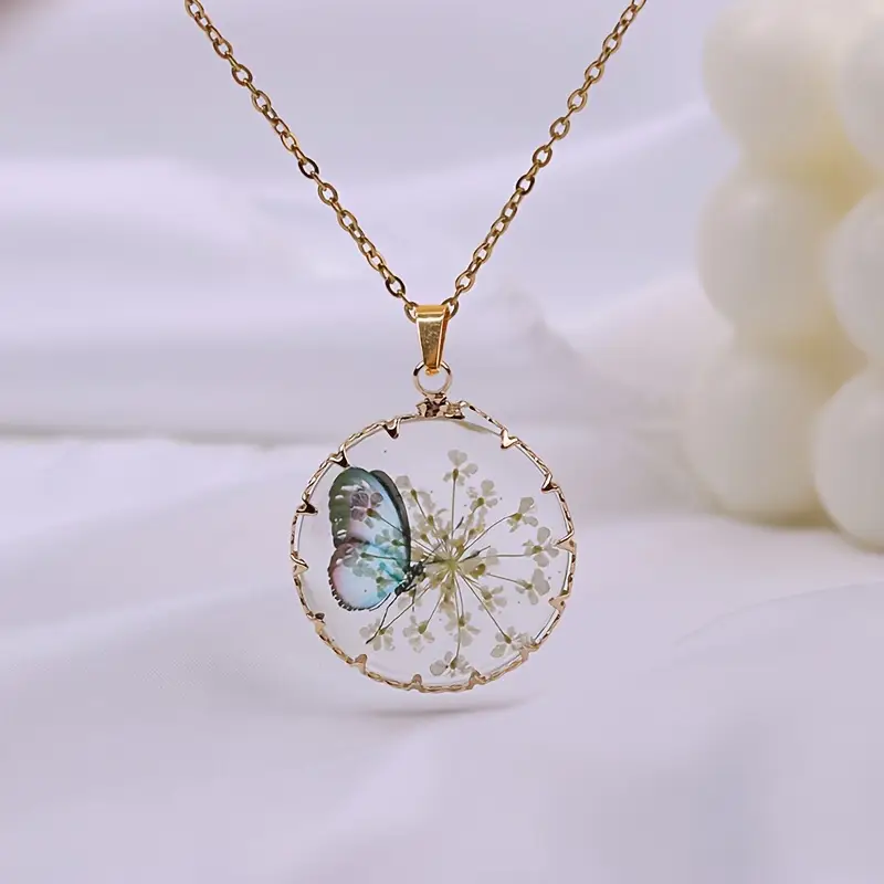 Romantic Gold Necklace for Special Moments