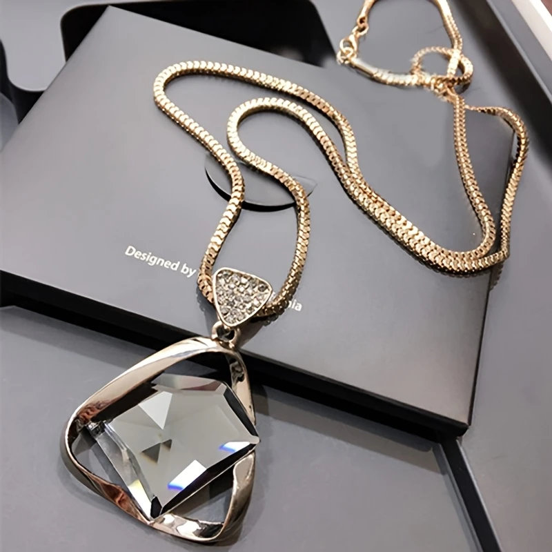 Beautiful Gold Necklace with Unique Style