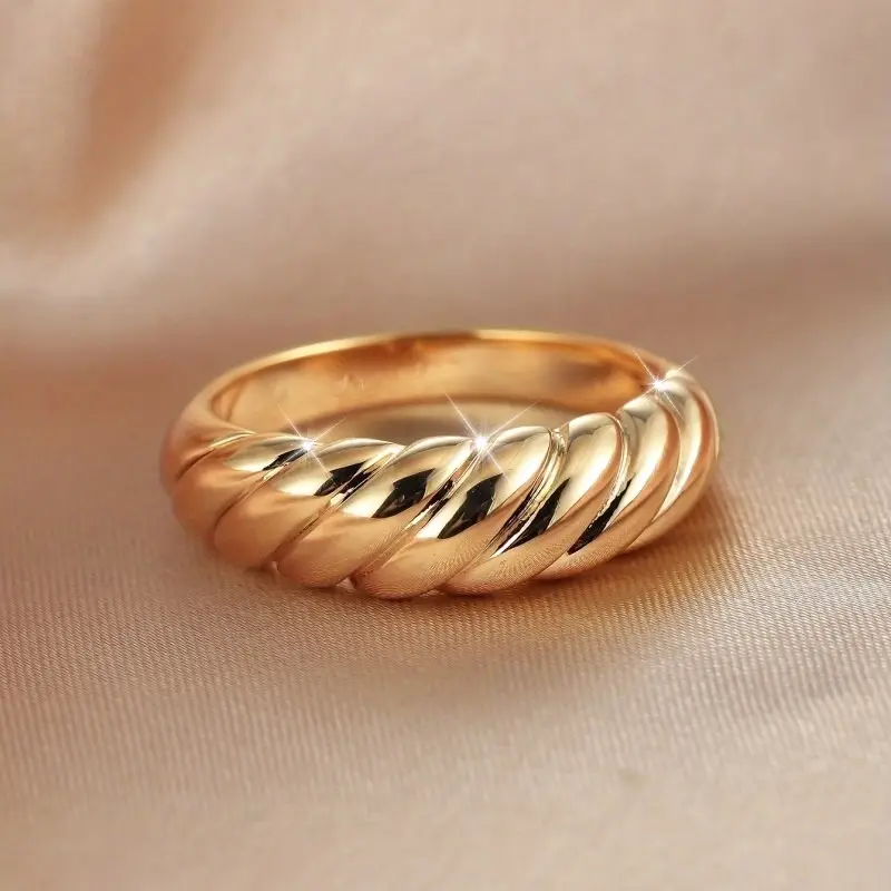 Stunning Gold Ring for Daily Wear