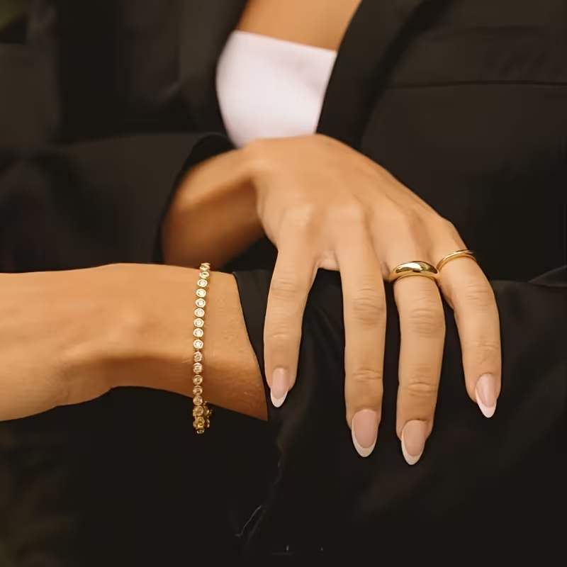Stunning Gold Bracelet for Daily Wear