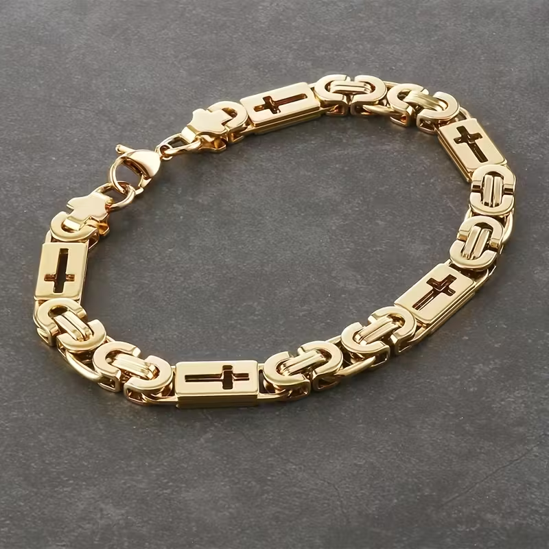 Charming Gold Bracelet for Any Occasion