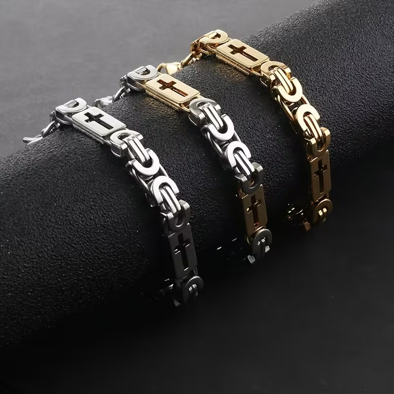 Charming Gold Bracelet for Any Occasion