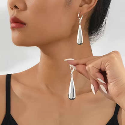 Romantic Gold Earring for Special Moments