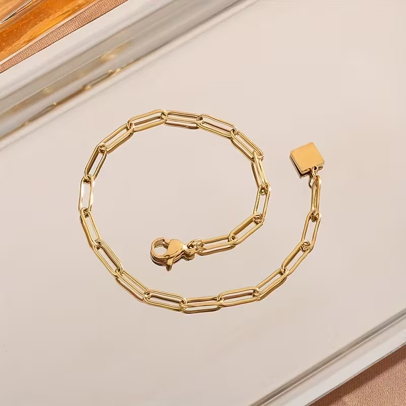 Stunning Gold Bracelet for Daily Wear