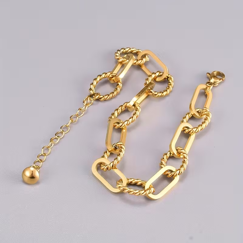 Stunning Gold Bracelet for Daily Wear