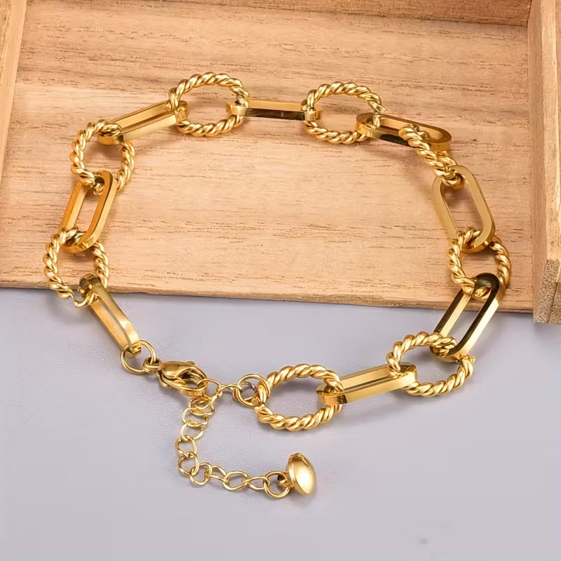 Stunning Gold Bracelet for Daily Wear