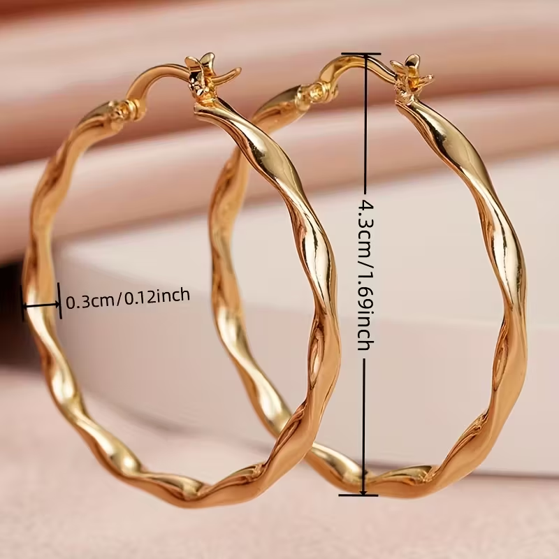 Beautiful Gold Earring with Unique Style
