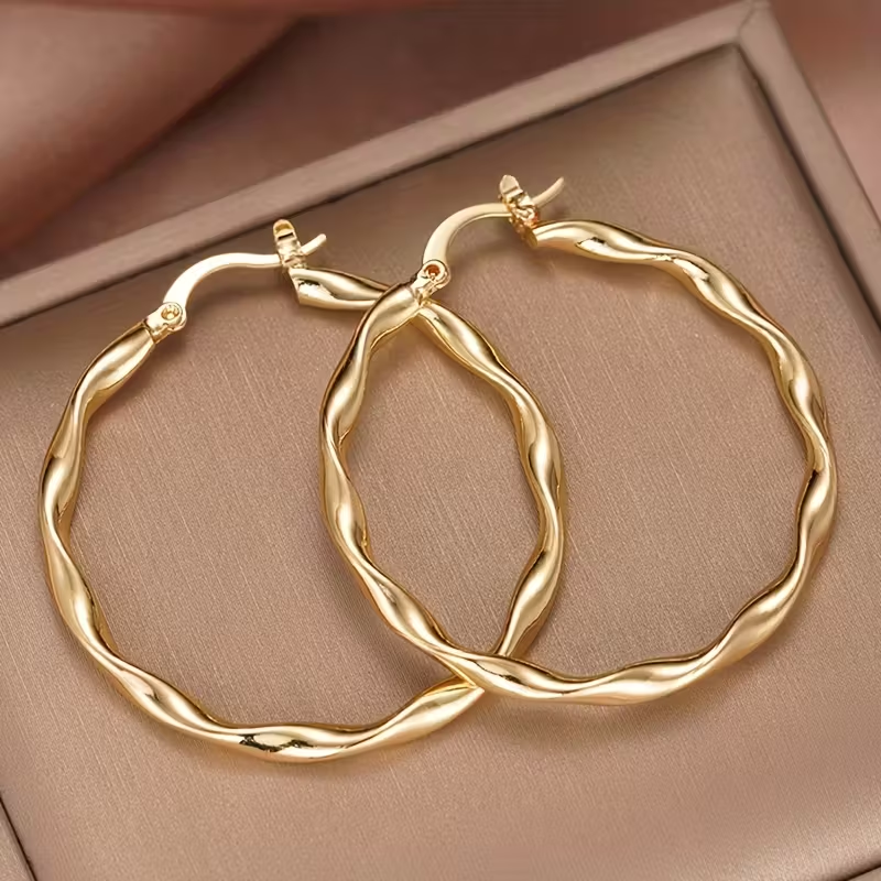 Beautiful Gold Earring with Unique Style