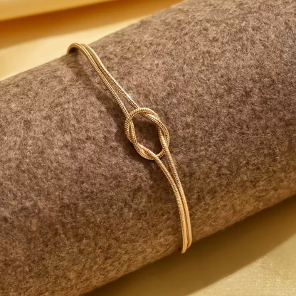 Romantic Gold Bracelet for Special Moments