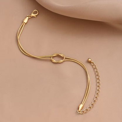 Romantic Gold Bracelet for Special Moments