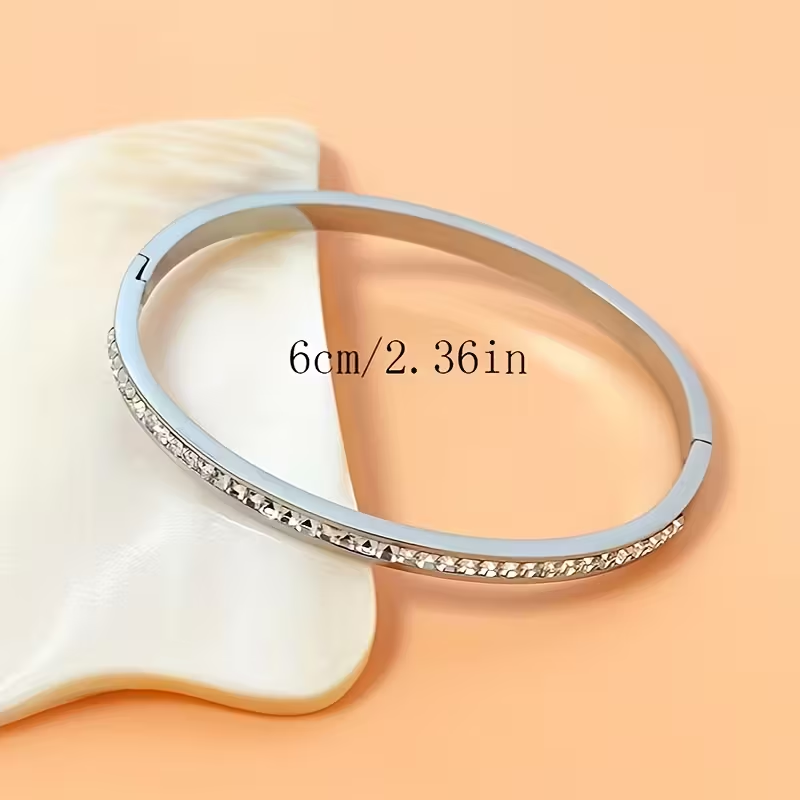 Romantic Silver Bracelet for Special Moments