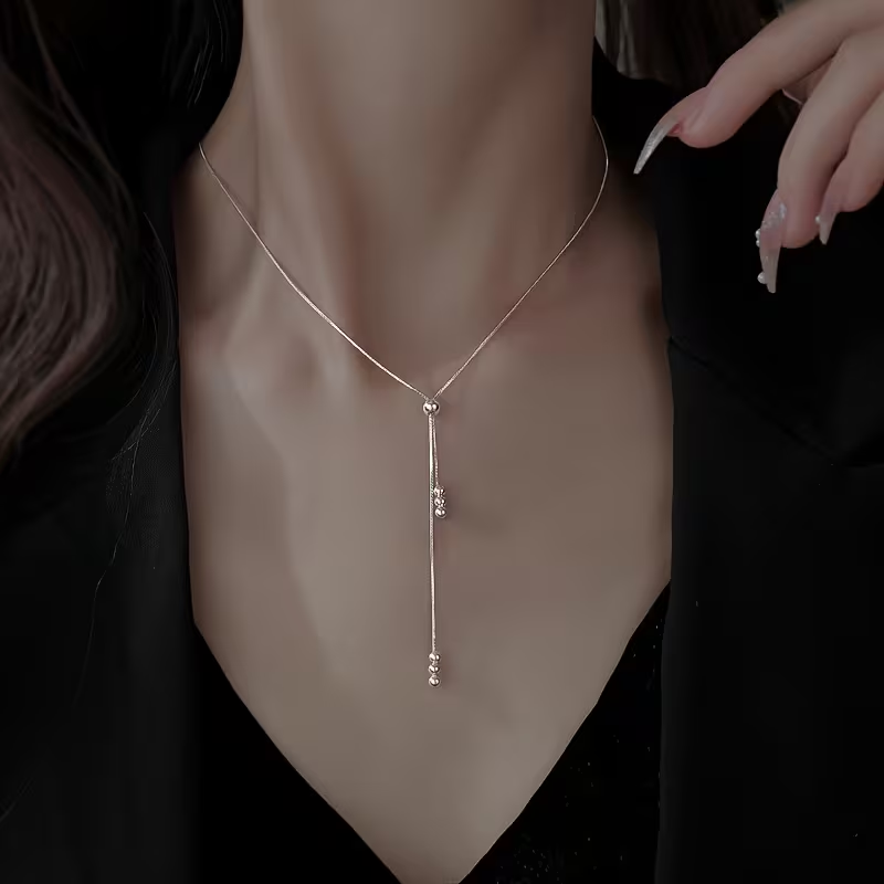 Charming Silver Necklace for Any Occasion