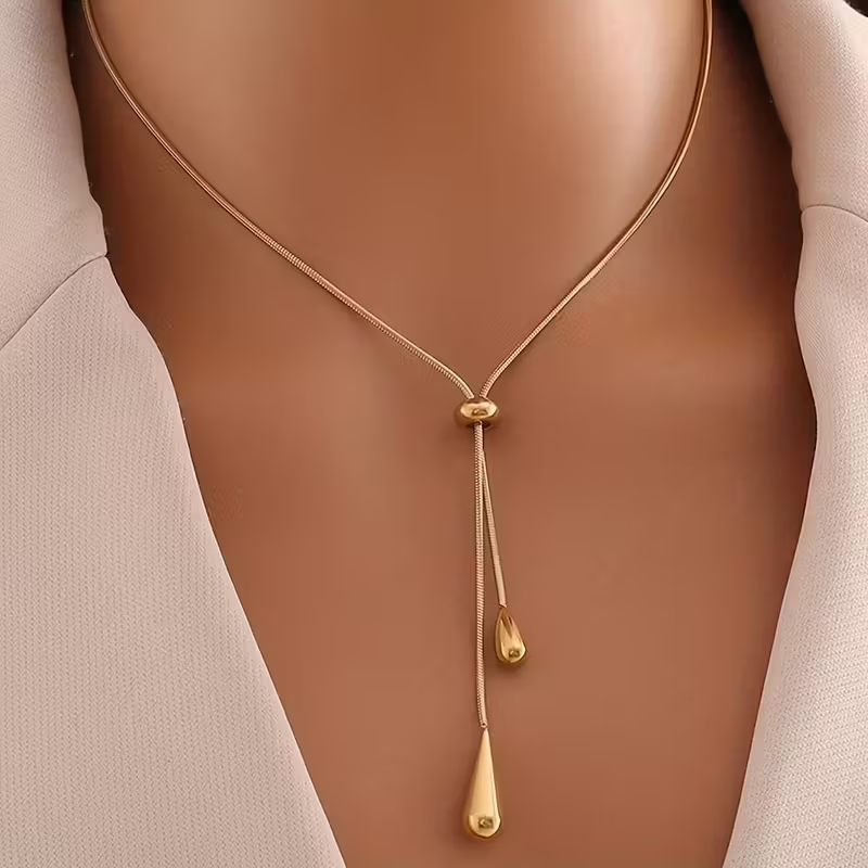 Beautiful Gold Set with Unique Style