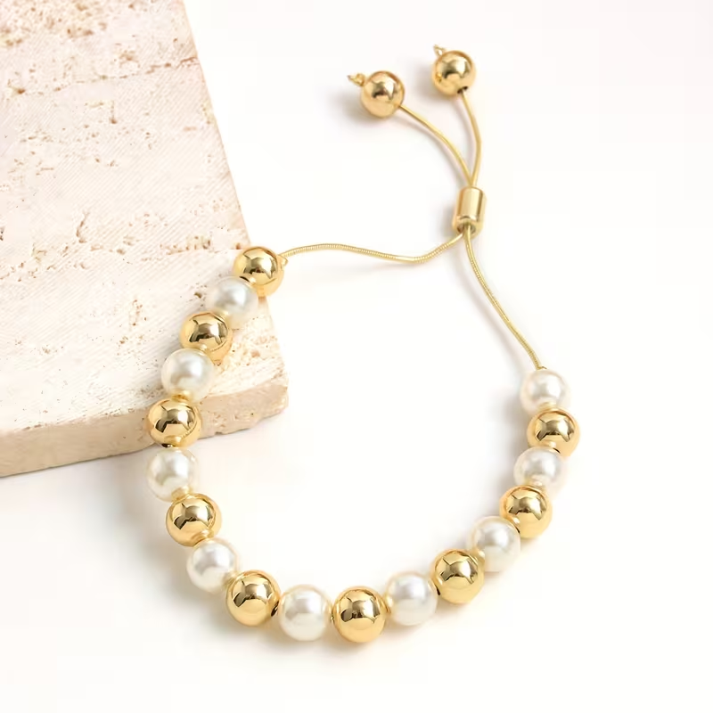 Beautiful Gold Bracelet with Unique Style