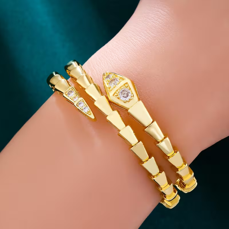 Beautiful Gold Bracelet with Unique Style
