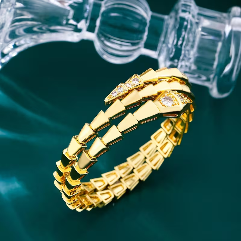 Beautiful Gold Bracelet with Unique Style