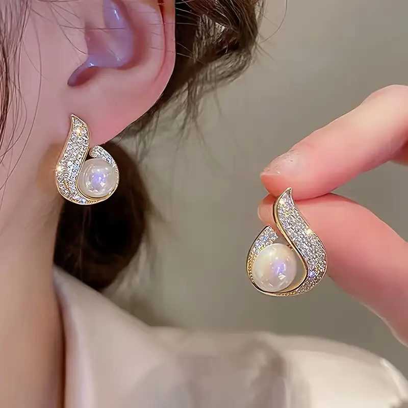 Romantic Pearl Earring for Special Moments