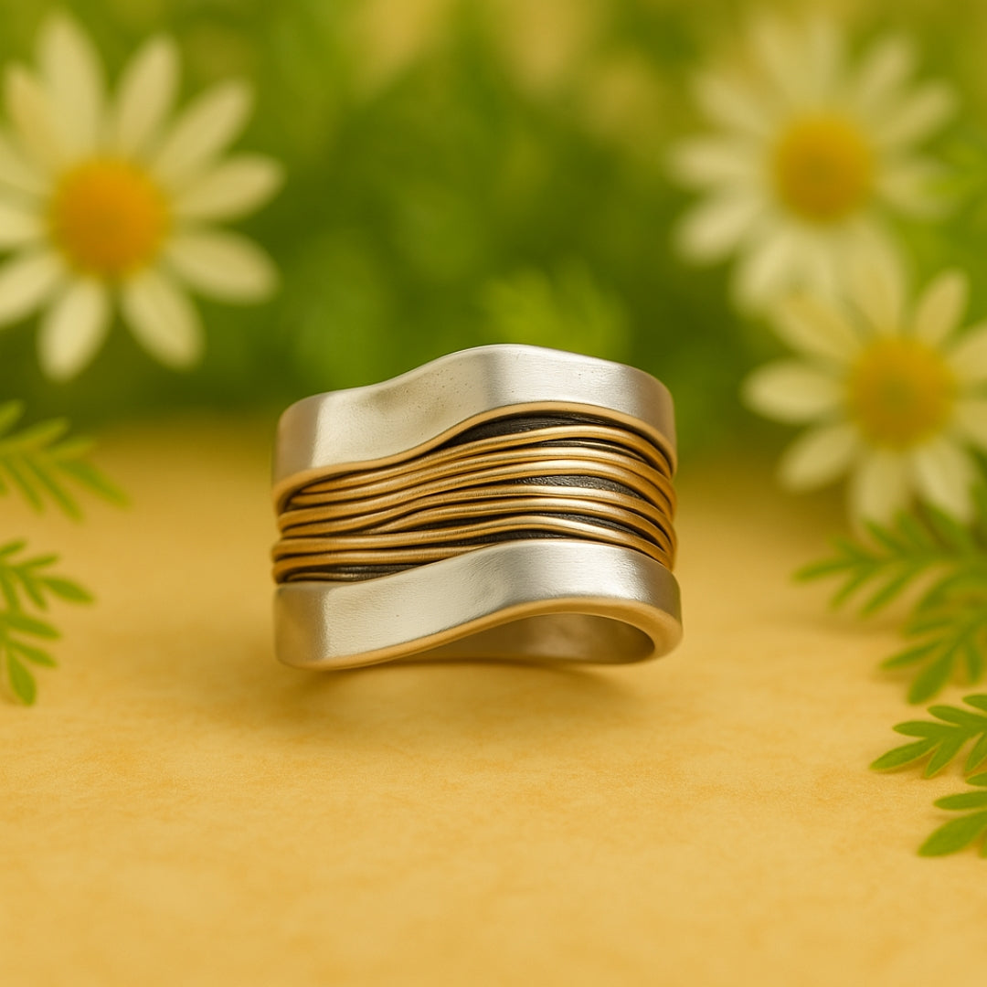 Classic Gold Ring with Timeless Appeal