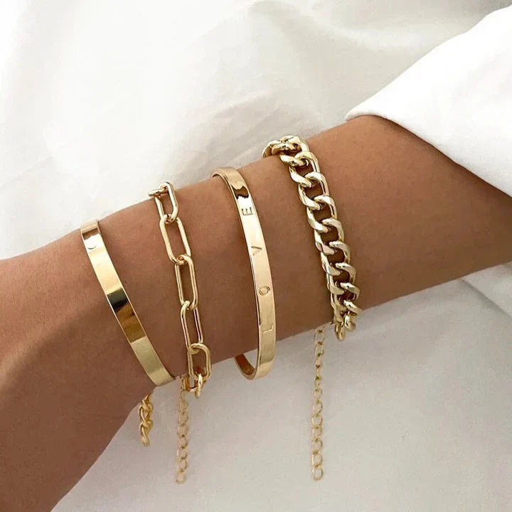 Beautiful Gold Set with Unique Style